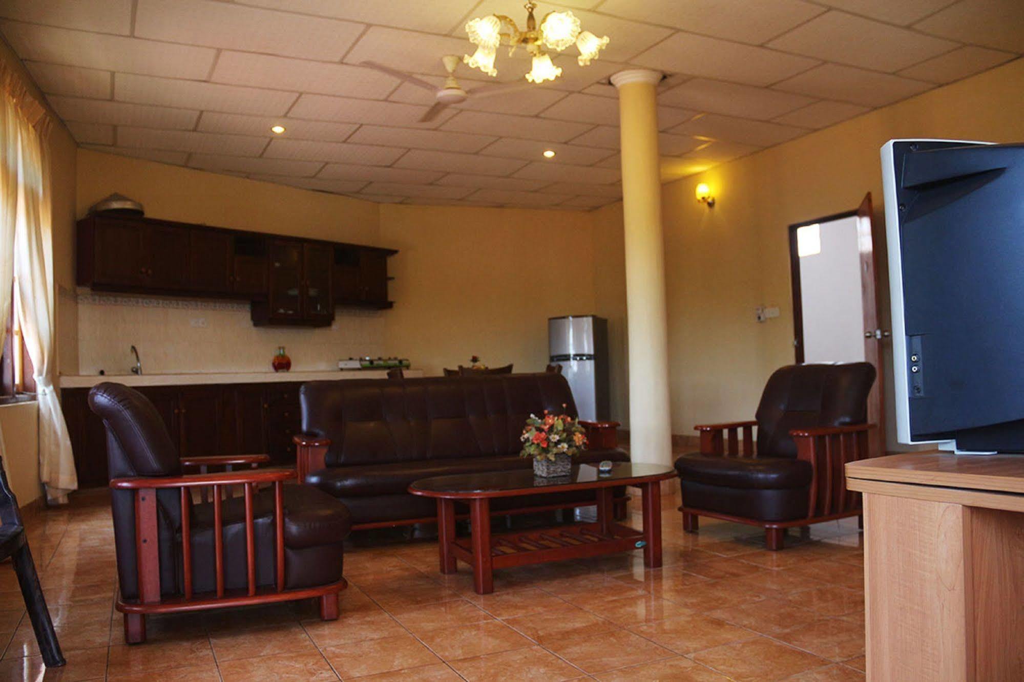 Hotel Red Rose Negombo Exterior foto