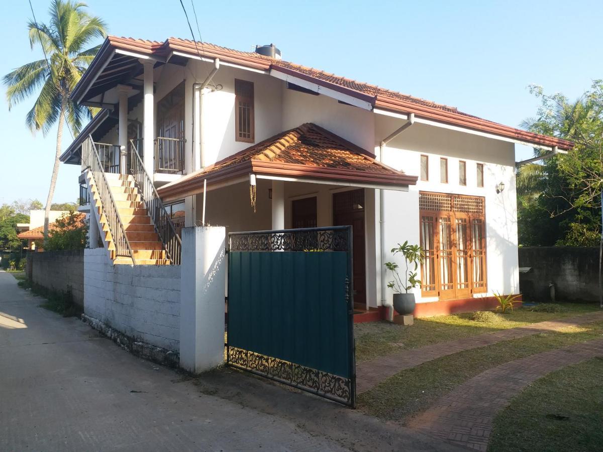 Hotel Red Rose Negombo Exterior foto
