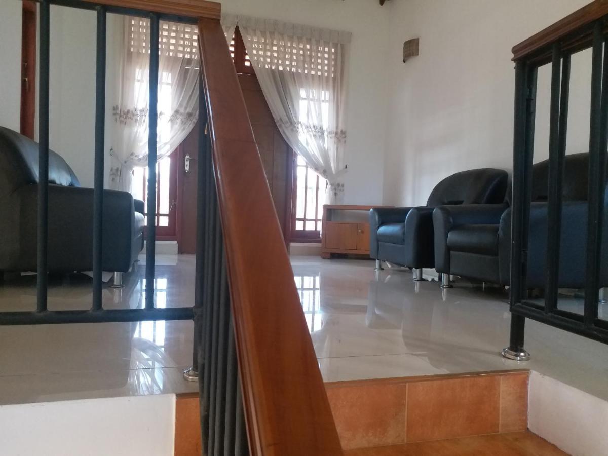 Hotel Red Rose Negombo Exterior foto